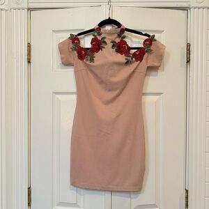 Forever 21 Blush Rose Appliqué Mini Dress Size M Y2K Bodycon